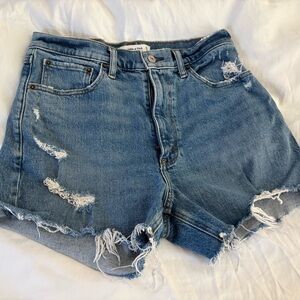 Abercrombie & Fitch Medium Blue Distressed Denim 4 “ mom short high rise